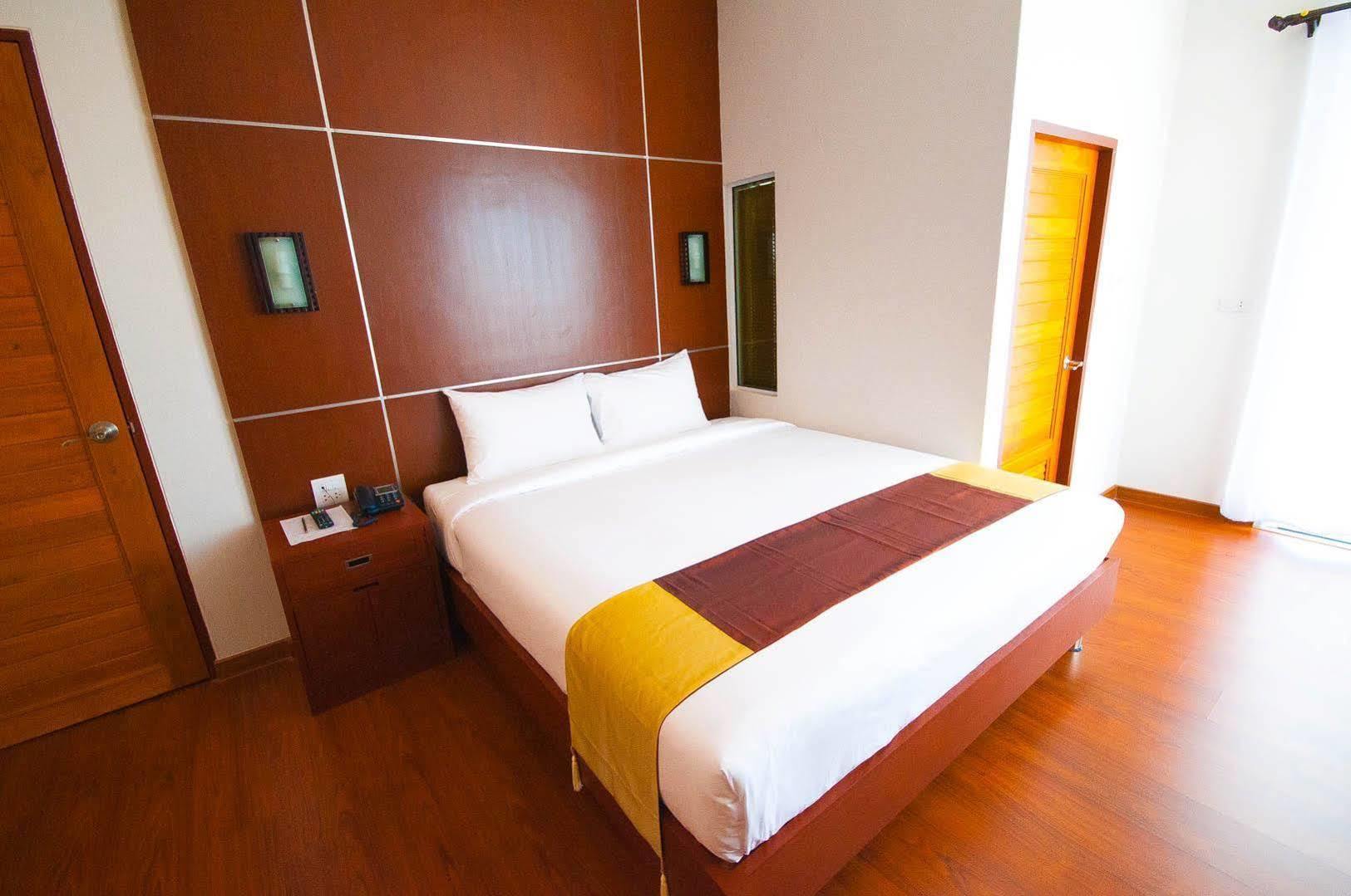 Fig Boutique Hotel Kamphaeng Phet Dış mekan fotoğraf
